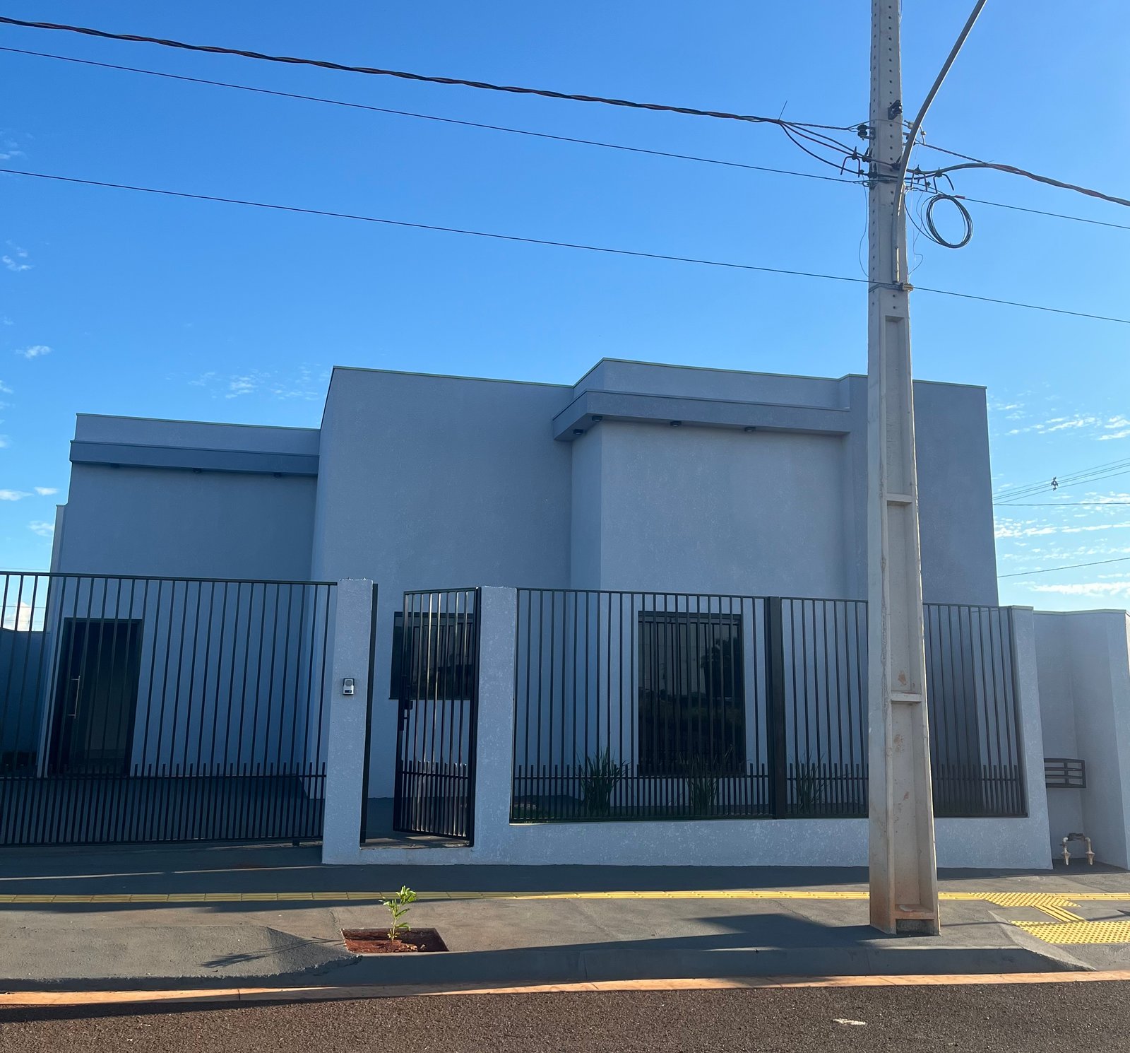 *Casa Nova no Jardim Floriza *.