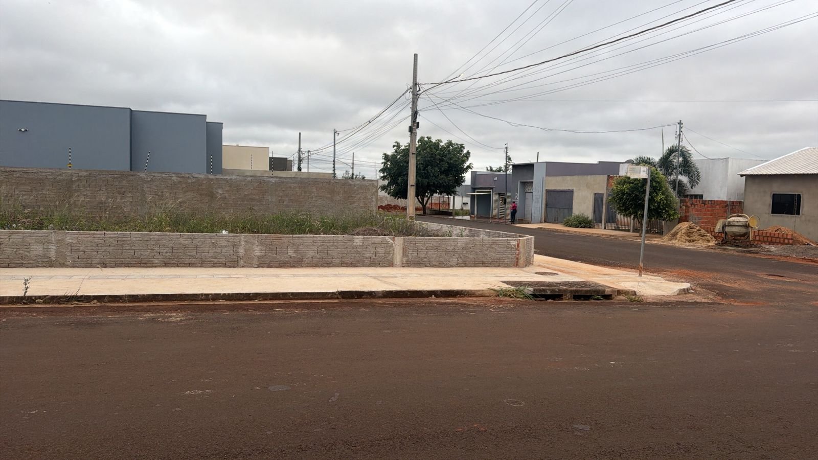 Terreno de Esquina a Venda no Parque do Bosque